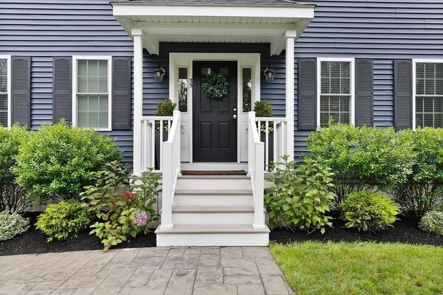 75 Old Oak St, East Bridgewater, MA 02333