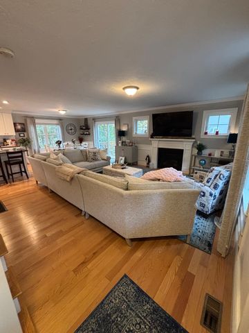 75 Old Oak St, East Bridgewater, MA 02333
