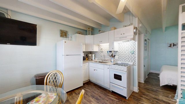 1027 W Beach Blvd 101, Gulf Shores, AL 36542