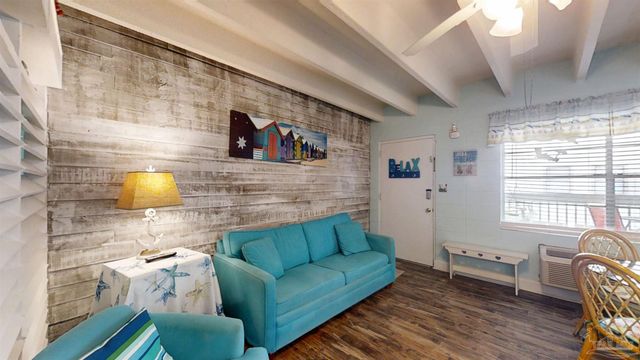 1027 W Beach Blvd 101, Gulf Shores, AL 36542