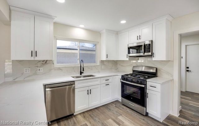 38108 Charwood Drive, Sterling Heights, MI 48312