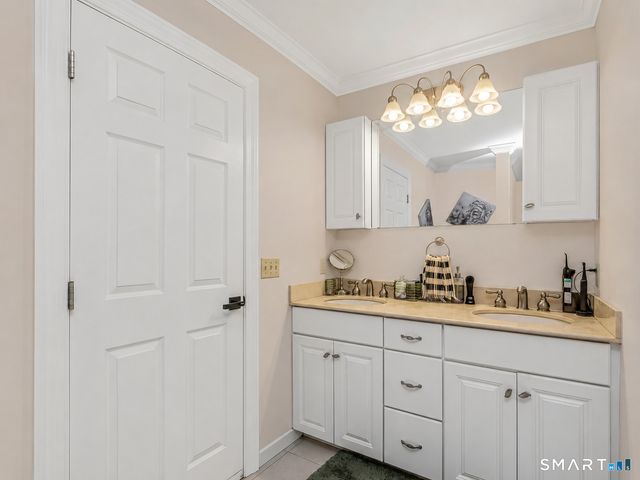 957 Roxbury Road, Southbury, CT 06488