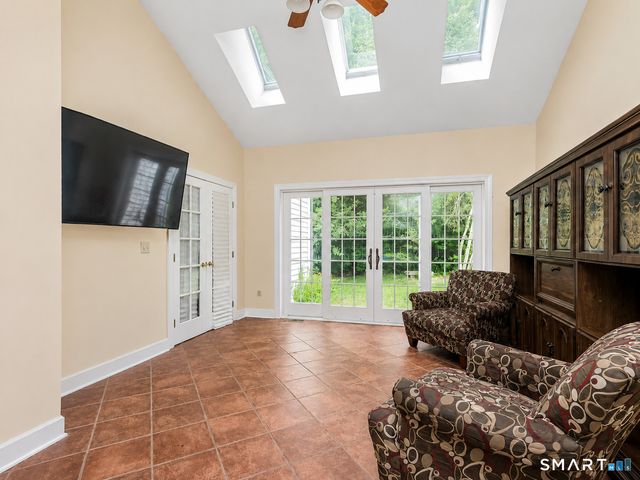 957 Roxbury Road, Southbury, CT 06488