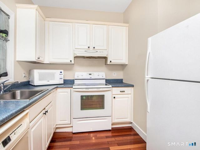 957 Roxbury Road, Southbury, CT 06488