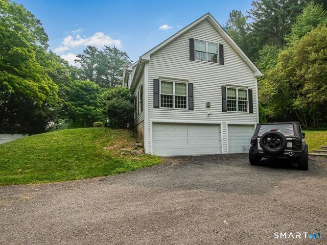 957 Roxbury Road, Southbury, CT 06488