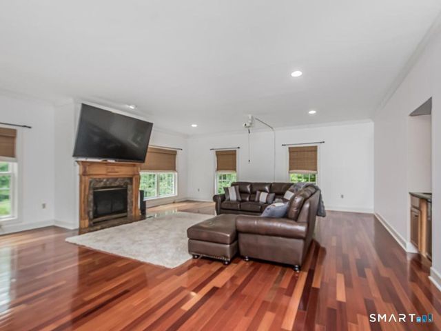 957 Roxbury Road, Southbury, CT 06488