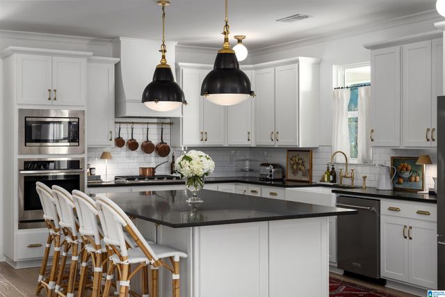 1308 SEVERN WAY, Hoover, AL 35244