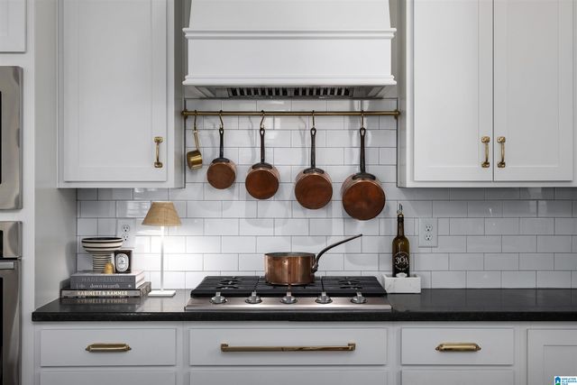 1308 SEVERN WAY, Hoover, AL 35244