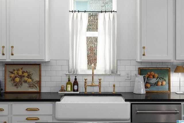 1308 SEVERN WAY, Hoover, AL 35244