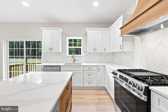 104 BLUE ANCHOR, Sicklerville, NJ 08081
