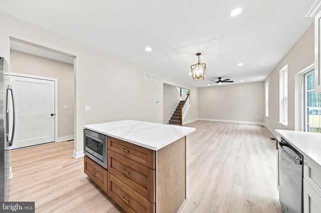 104 BLUE ANCHOR, Sicklerville, NJ 08081