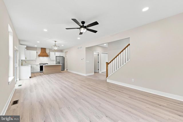 104 BLUE ANCHOR, Sicklerville, NJ 08081