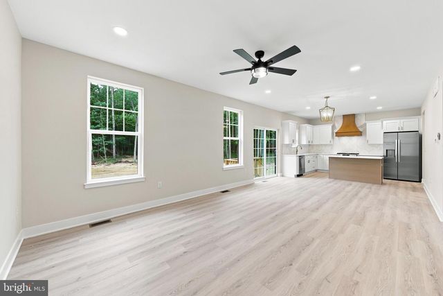 104 BLUE ANCHOR, Sicklerville, NJ 08081