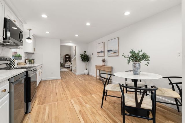 11 Wilshire Dr, Sharon, MA 02067