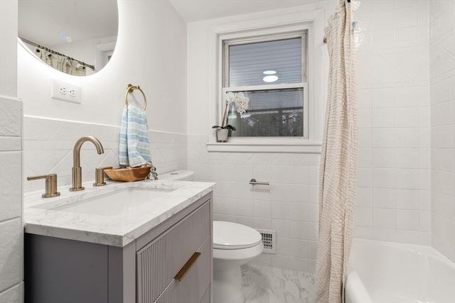 11 Wilshire Dr, Sharon, MA 02067