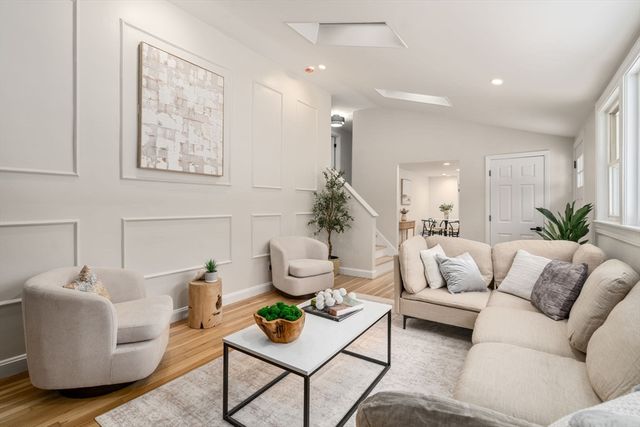 11 Wilshire Dr, Sharon, MA 02067