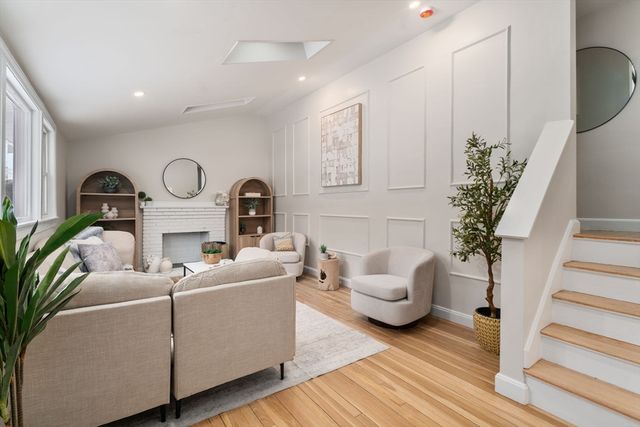 11 Wilshire Dr, Sharon, MA 02067