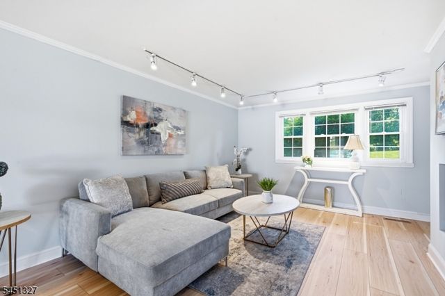 12 Medford Rd, Parsippany-troy Hills Twp., NJ 07950