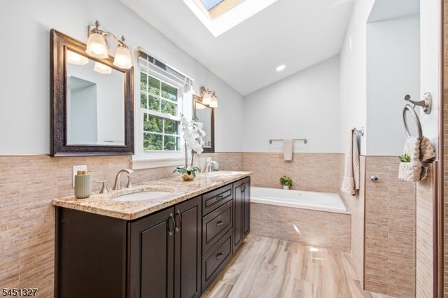 12 Medford Rd, Parsippany-troy Hills Twp., NJ 07950