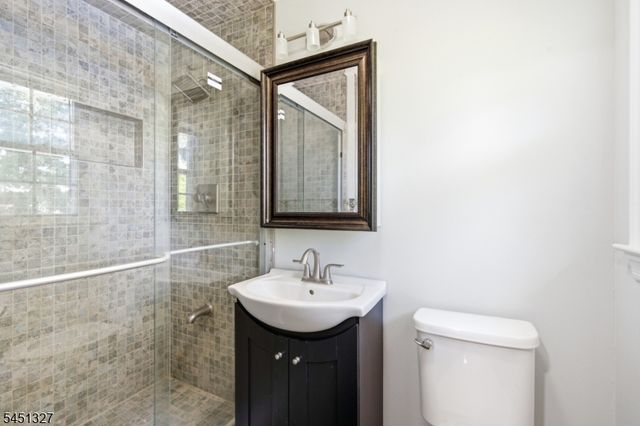 12 Medford Rd, Parsippany-troy Hills Twp., NJ 07950
