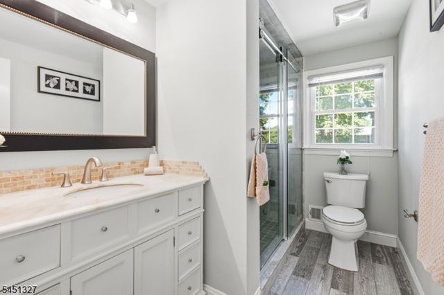 12 Medford Rd, Parsippany-troy Hills Twp., NJ 07950