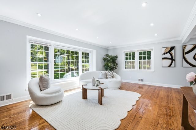 12 Medford Rd, Parsippany-troy Hills Twp., NJ 07950