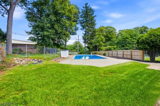 12 Medford Rd, Parsippany-troy Hills Twp., NJ 07950