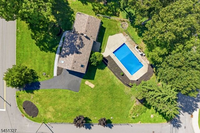 12 Medford Rd, Parsippany-troy Hills Twp., NJ 07950
