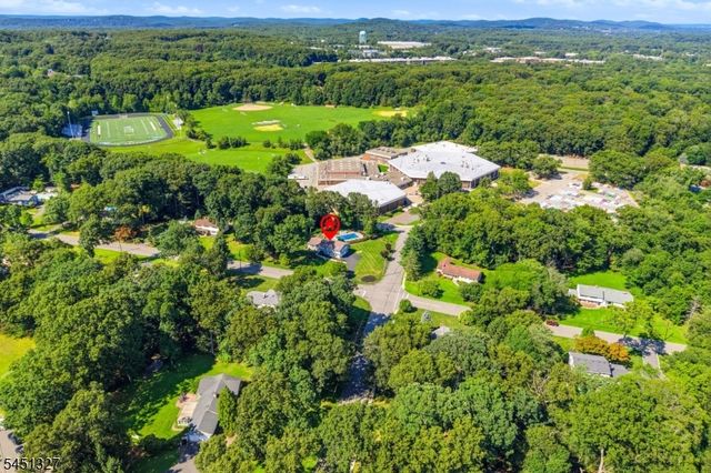 12 Medford Rd, Parsippany-troy Hills Twp., NJ 07950