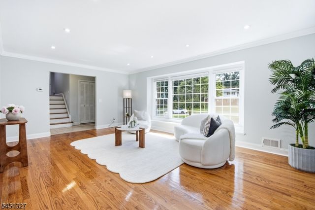 12 Medford Rd, Parsippany-troy Hills Twp., NJ 07950