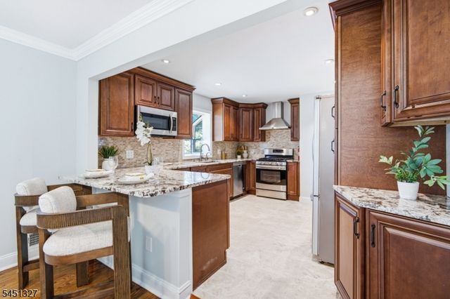 12 Medford Rd, Parsippany-troy Hills Twp., NJ 07950