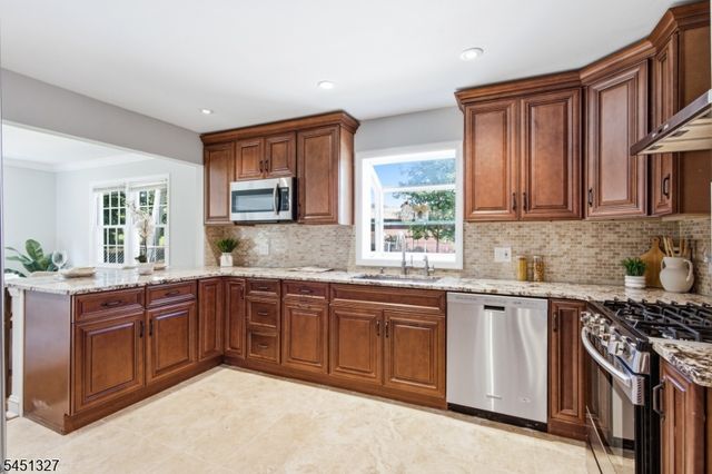 12 Medford Rd, Parsippany-troy Hills Twp., NJ 07950