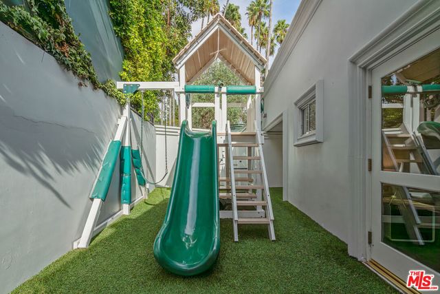 402 Doheny Road, Beverly Hills, CA 90210