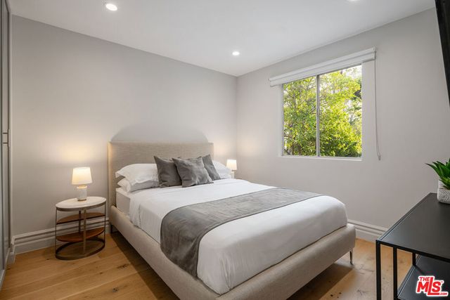 402 Doheny Road, Beverly Hills, CA 90210