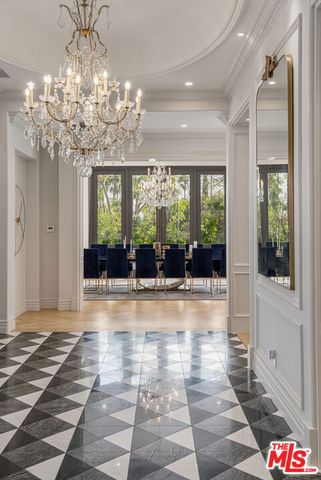 402 Doheny Road, Beverly Hills, CA 90210