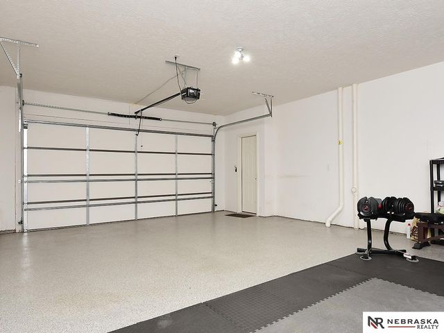 20873 T Court, Elkhorn, NE 68022