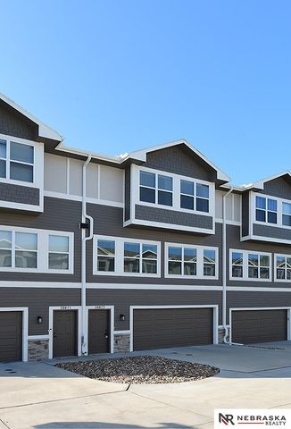 20873 T Court, Elkhorn, NE 68022
