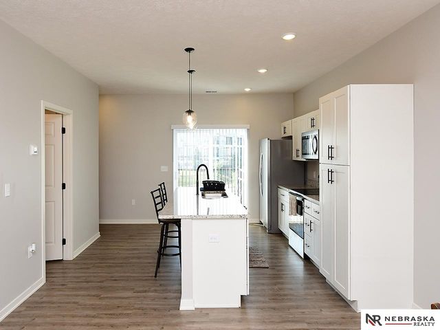 20873 T Court, Elkhorn, NE 68022