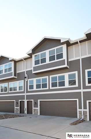 20873 T Court, Elkhorn, NE 68022
