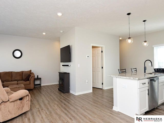 20873 T Court, Elkhorn, NE 68022