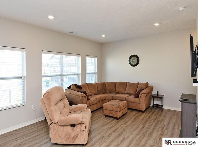 20873 T Court, Elkhorn, NE 68022