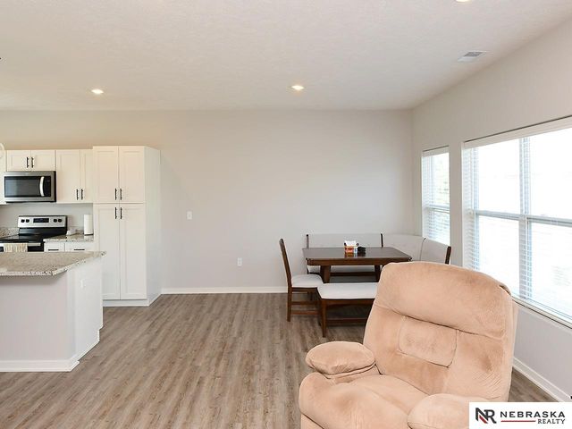 20873 T Court, Elkhorn, NE 68022