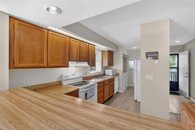 813 BAHIA DEL SOL DRIVE 34, Ruskin, FL 33570