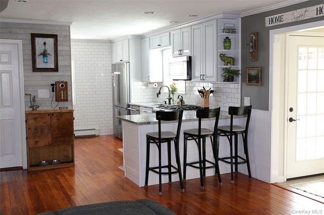 1300 Lakeside Drive, Wantagh, NY 11793