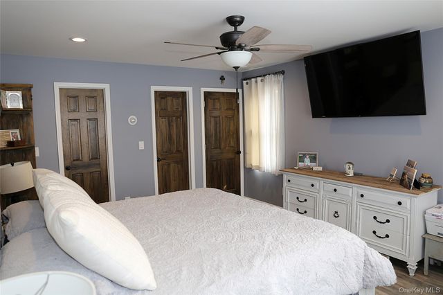 1300 Lakeside Drive, Wantagh, NY 11793