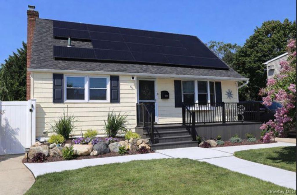 1300 Lakeside Drive, Wantagh, NY 11793