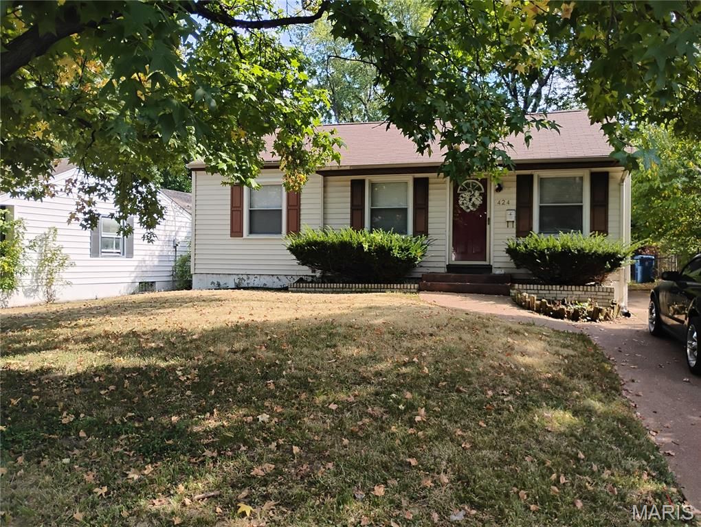 424 Lancashire Road, St Louis, MO 63137