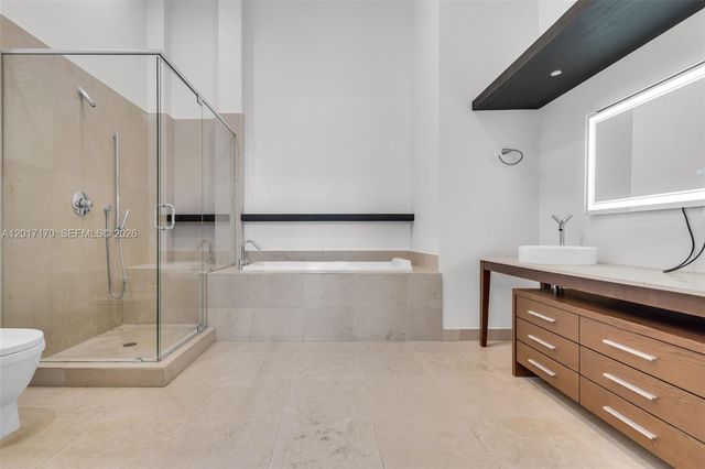495 Brickell Ave 1501, Miami, FL 33131