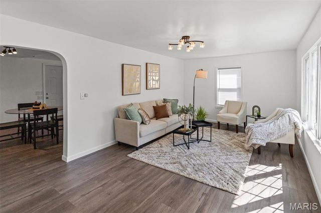 2425 La Salle Drive, Alton, IL 62002