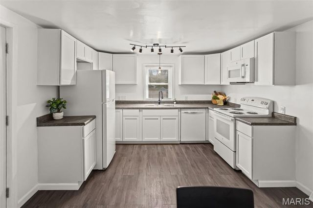 2425 La Salle Drive, Alton, IL 62002